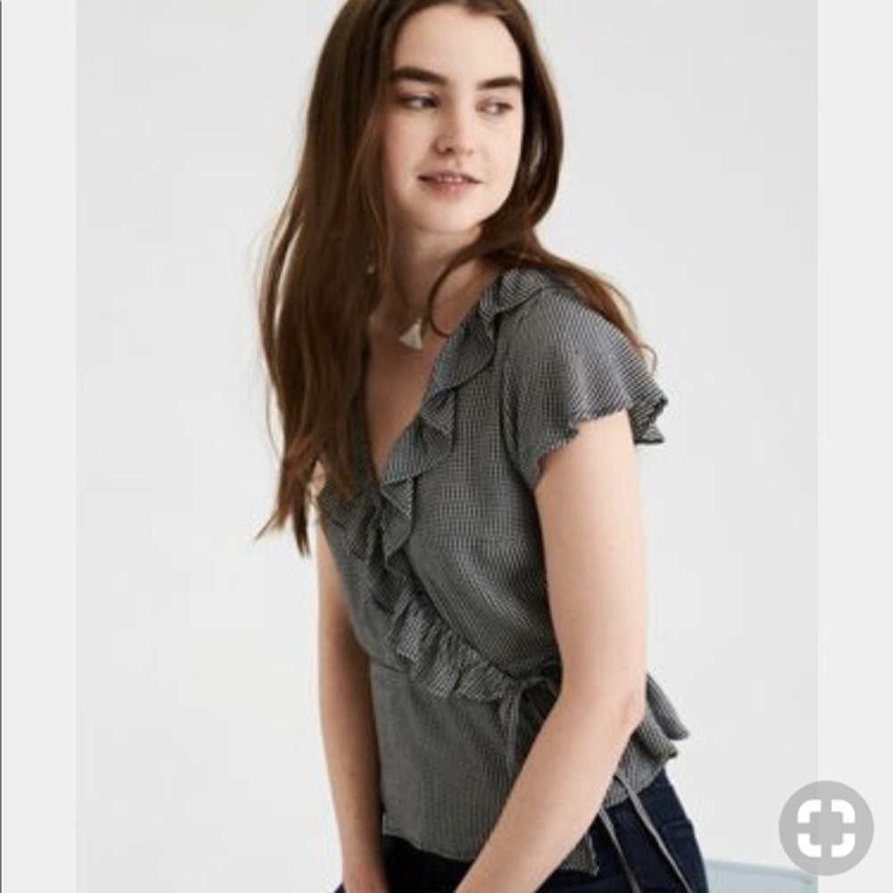 AEO Gingham wrap tee